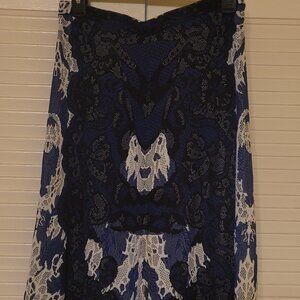 BCBGMAXAZRIA Skirt Women's Size Med. Same Day Shipping.